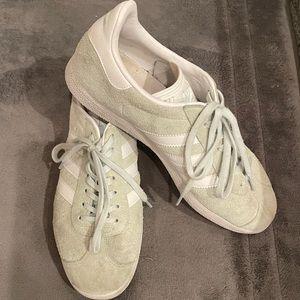ADIDAS Gazelle Women’s Size 9 mint